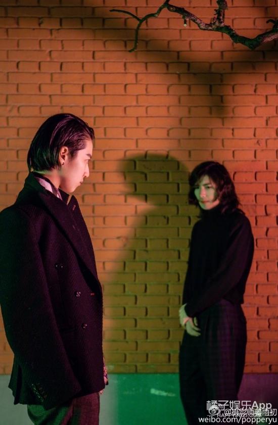 完了完了，感觉合照看多了，我又性别认知障碍了.......