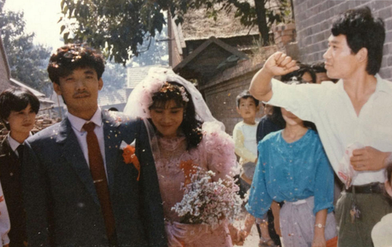 网友晒各年代结婚照 一生的独家记忆