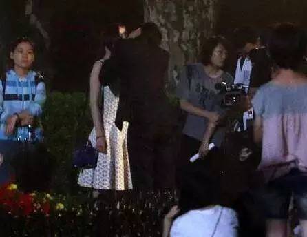 这五组杨幂照片刘恺威看了想买断，跟男性吻