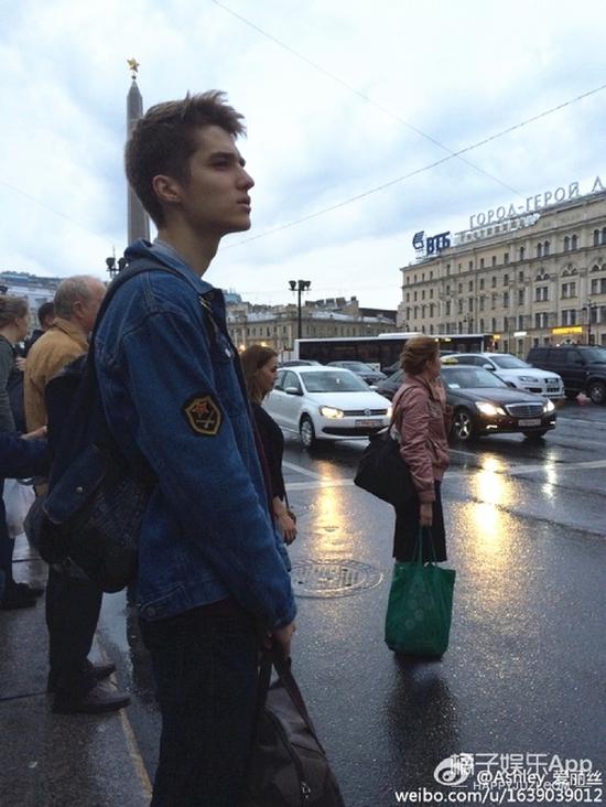 很火的欧美路人小哥哥 这颜值可以出道了