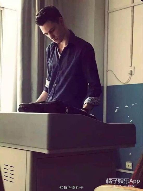 很火的欧美路人小哥哥 这颜值可以出道了