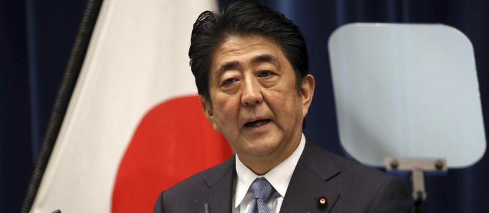 安倍面临4年来最大的政治丑闻