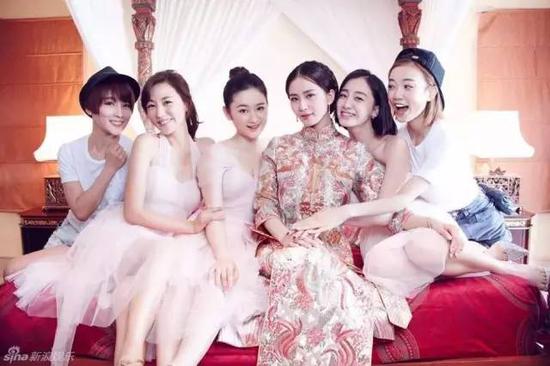 10刘诗诗结婚的时候，她的闺蜜团闪亮登场，郭晓婷、叶青、谢楠、刘心悠，于莎莎。