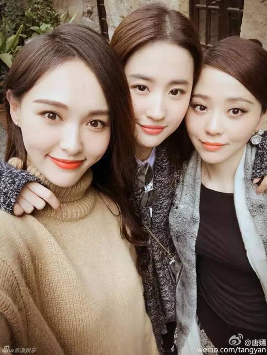 19唐嫣这两年又多了几个新闺蜜，张靓颖和刘亦菲