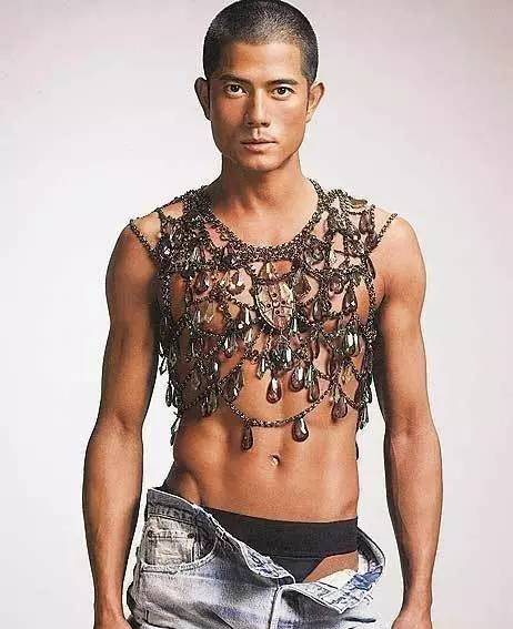 其实原片是这样