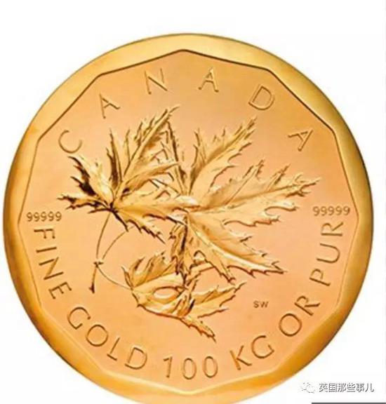 另一面印着一个巨大的枫叶