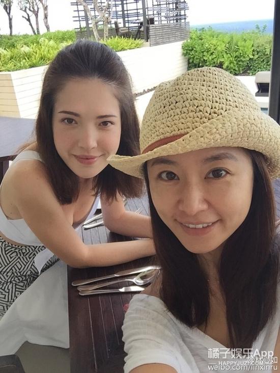 林心如和许玮宁两位好闺蜜，这是出来度假了嘛~