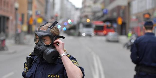 瑞典一卡车冲入商场致5人死亡