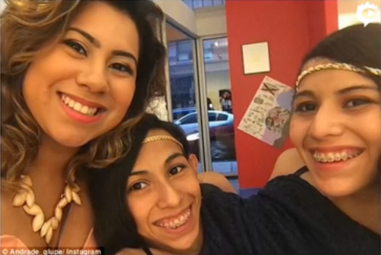 16岁连体姐妹拒做分离手术