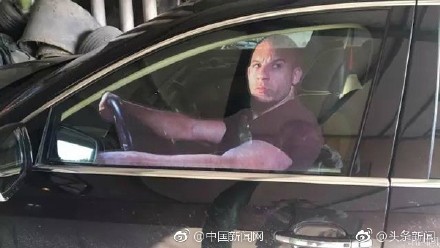 60718250ly1ffxy9cw0ouj20go09e75u