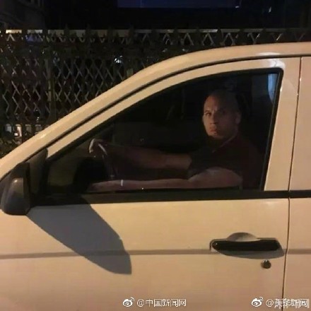 60718250ly1ffxy9cdvslj20go0go0up