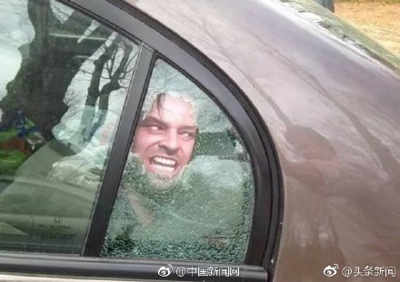 60718250ly1ffxy9d2hclj20go0br76a