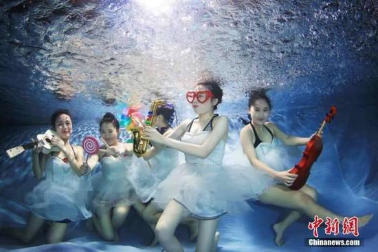 福建师范大学协和学院创业毕业照