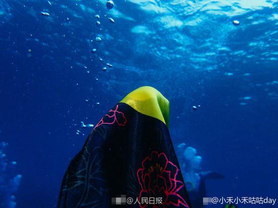 厦门大学水下创业毕业照