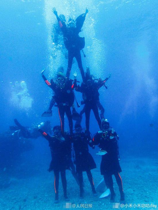 厦门大学水下创业毕业照