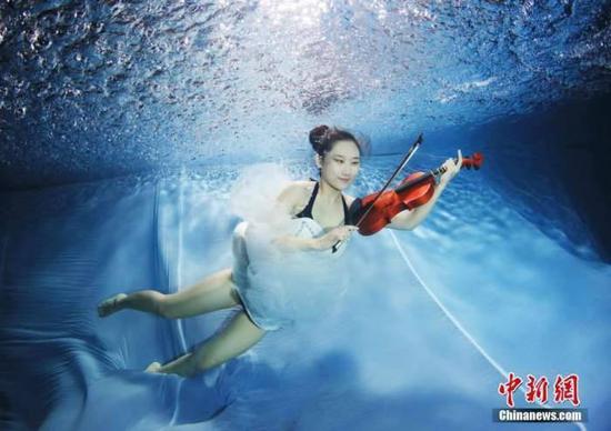 福建师范大学协和学院创业毕业照