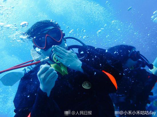 厦门大学水下创业毕业照