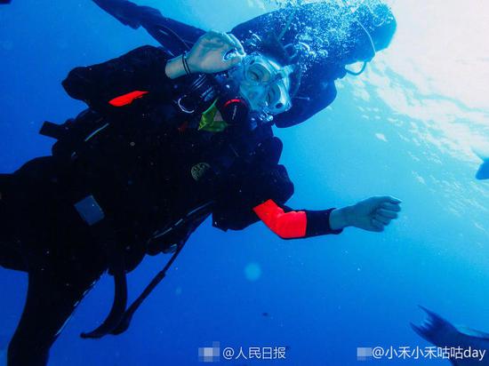 厦门大学水下创业毕业照