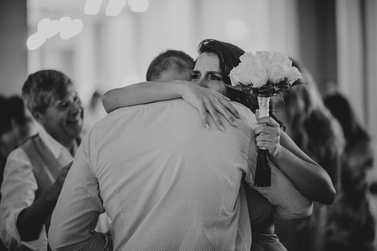 婚礼照片被上传至网络后，很多人认为杰西卡抢了杰斯的风头。