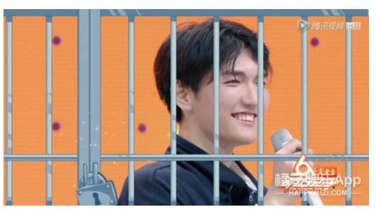 杨幂也是忍不住问到，“你是我们盛世美颜赛道第一名吗？不是错了吧...”镜头还专门切了一张王寅时排第一的画面，