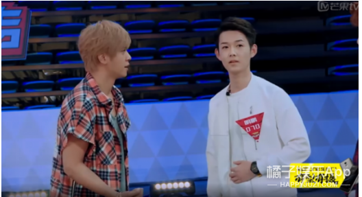 周末的时候橘子君有写到一篇关于这届快男质量的稿子，不少都是之前在网上火过的素人，比如选手明鹏↓怎么样，是不是很熟悉？！！
对啊，他就是之前那个撞脸宋仲基的南航空少啊！