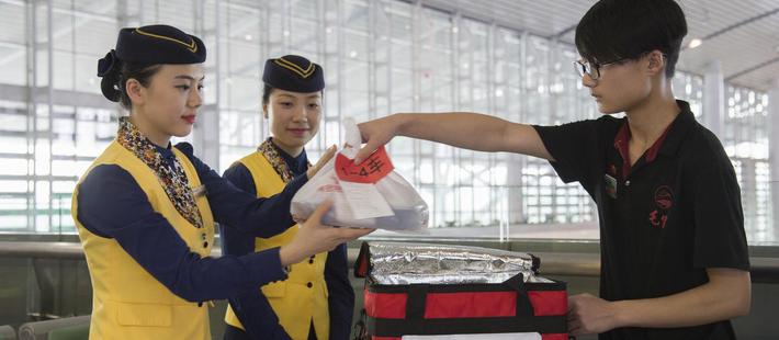 高铁外卖月考：总体价位偏高