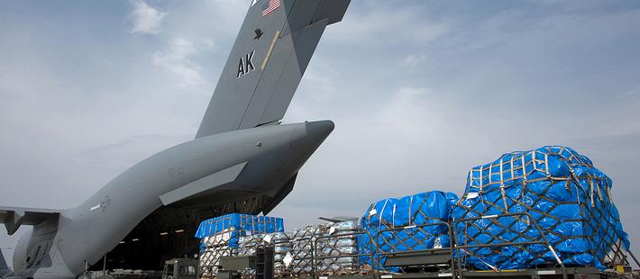 繁忙的夜空：快递公司航空战