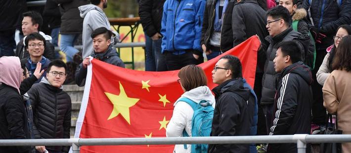 党报:德