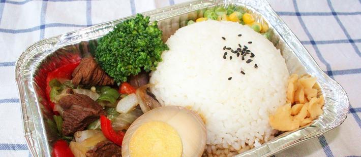 黑餐馆！13家外卖共用一执照