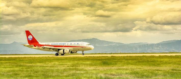 川航航班遇险 飞行员英勇营救