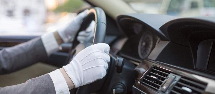 揭秘女代驾司机的夜行生活