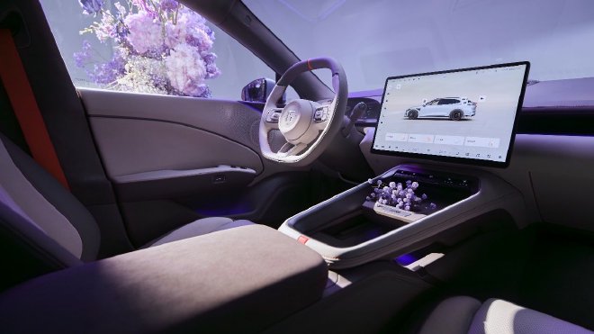 极氪007GT发布两款全新车色，猎装就要这样“紫”