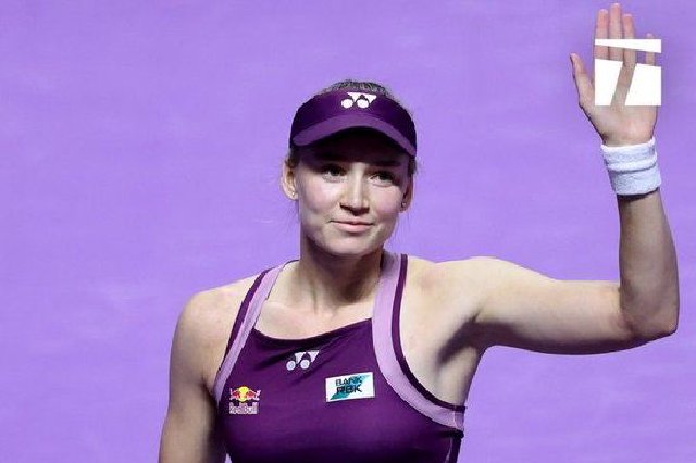 首进年终四强！莱巴金娜两连胜提前锁定小组第一