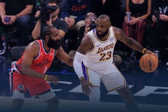 快船胜湖人止5连败！东契奇祖巴茨伤退 小卡32+12 詹姆斯36分