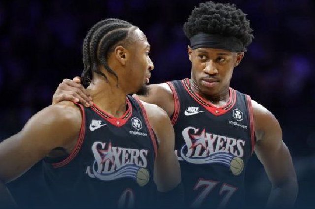 76人力克尼克斯 恩比德26+10 马克西36+8 埃奇库姆26分