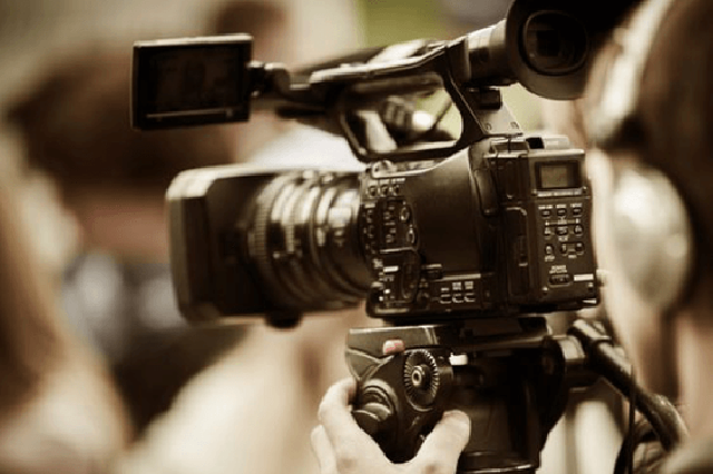 中共中央 国务院 中央军委 关于给陈冬颁发“一级航天功勋奖章” 授予陈中瑞、王杰“英雄航天员”荣誉称号并颁发“三级航天功勋奖章”的决定