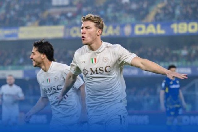 终结3场不胜！那不勒斯2-1维罗纳位居第三 霍伊伦闪击 卢卡库绝杀