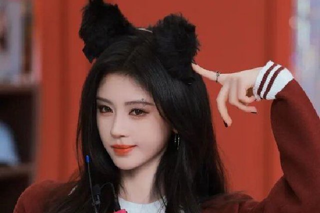 丝芭传媒举报艺人鞠婧祎涉嫌偷税漏税：申报1100万元，实际收入超5000万元，上海税务稽查部门已受理