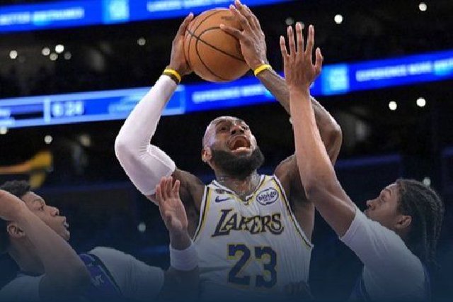 湖人轻取爵士3连胜收官 詹姆斯两节打卡18+6 布朗尼11分4助