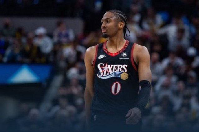 76人第三节一波流轻取雄鹿 马克西21分 埃奇库姆9+7+11