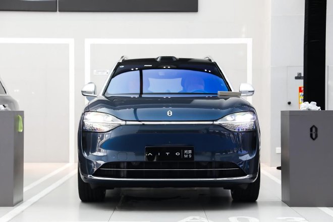 高效兑现交付承诺，问界M9大五座开启先行者交付，问界M9累计交付超10万