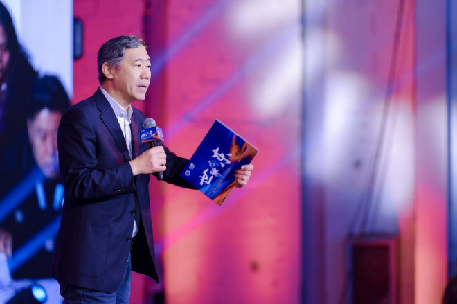 寰球年度车评委、清华大学中国经济学思想与实践研究院院长李稻葵