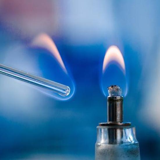 合肥女子全身喷酒精消杀后 做饭突发爆燃