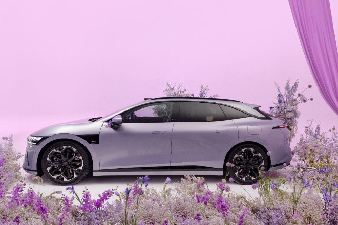 极氪007GT发布两款全新车色，猎装就要这样“紫”