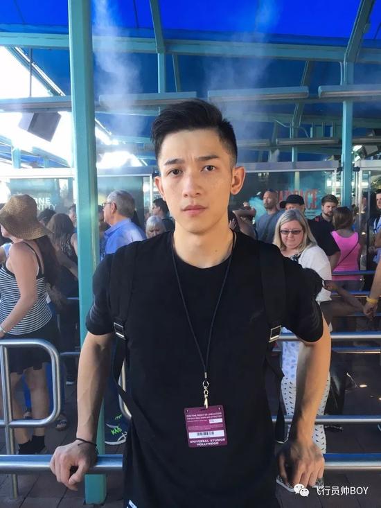 这位新郎官英文名叫wing,身高182cm,热爱篮球.