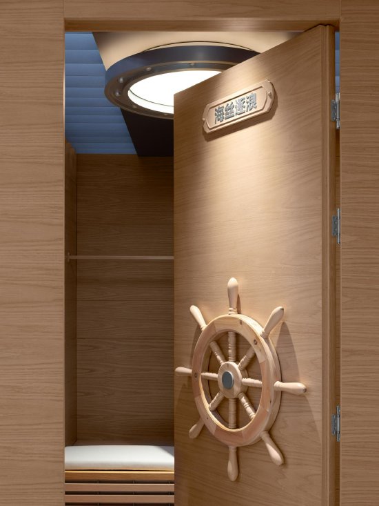 &nbsp;不同主题的试衣间与预约制VIP ROOM打造特别的消费体验