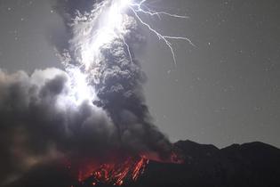 日本樱岛火山喷发