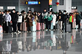 铁路返程客流高峰