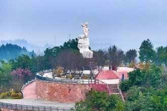 红梅傲寒引客来