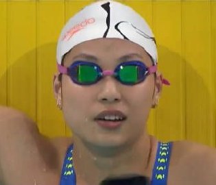 余依婷100蝶冠军